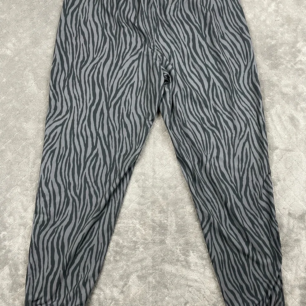 Tommy Bahama‎ IslandZone Men’s Small Gray Zebra Print Jogger Pants